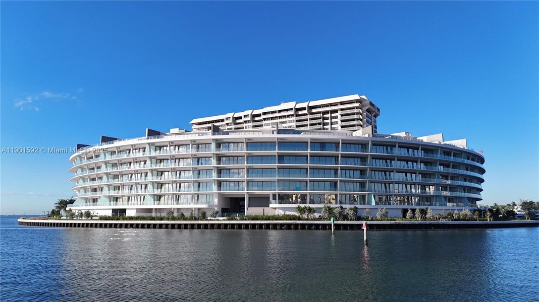 Condo located in Miami, FL showcasing its design and architecture (Image 1). Condo located in Miami, FL showcasing its design and architecture (Image 1).