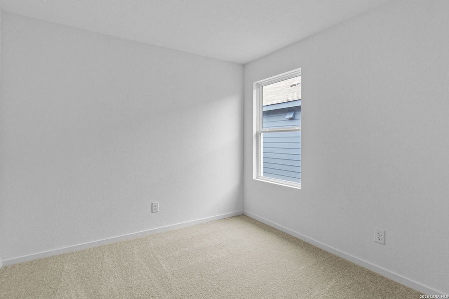 Spacious, unfurnished interior of a new home in Spring Grove, St. Hedwig (Image 11).