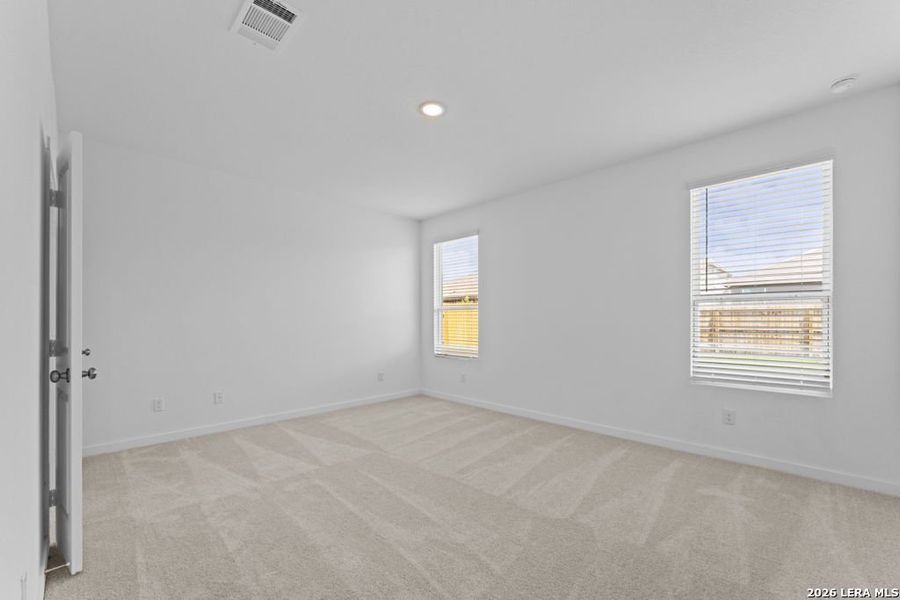 Spacious, unfurnished interior of a new home in Espada, San Antonio (Image 14).