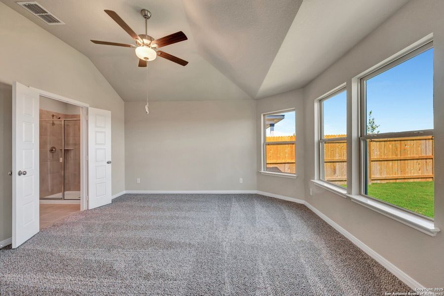Spacious, unfurnished interior of a new home in Park Place, New Braunfels (Image 35).