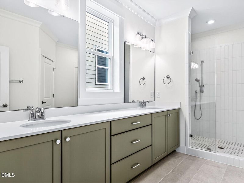 020-1280x960-primary-bathroom