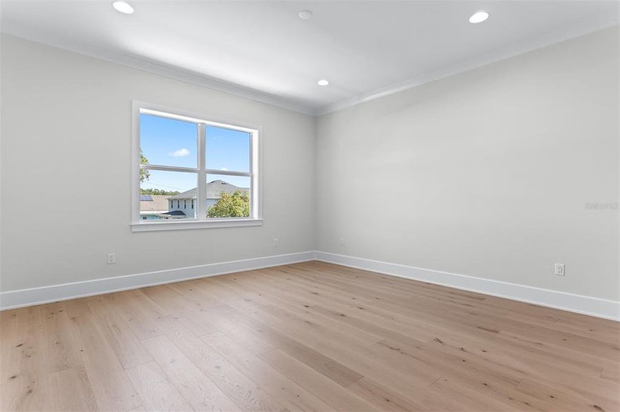 Spacious, unfurnished interior of a new home in , Tampa (Image 47).