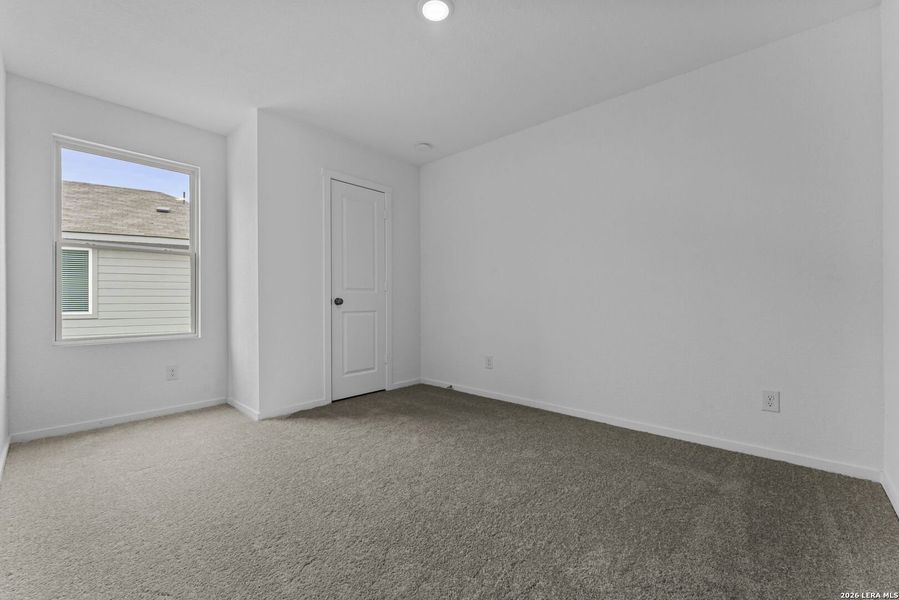 Spacious, unfurnished interior of a new home in Torian Village, San Antonio (Image 15).