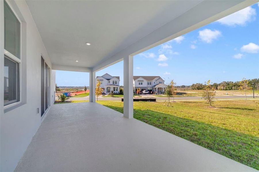Exterior details and patio area of a home in Vintner Reserve, Clermont (Image 3).