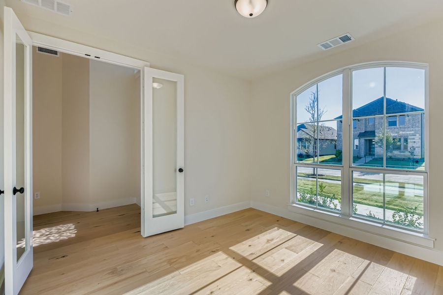 Spacious, unfurnished interior of a new home in North Sky 65s, Celina (Image 19).