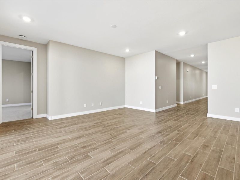 Spacious, unfurnished interior of a new home in Paloma Creek - Signature Series, Surprise (Image 12).