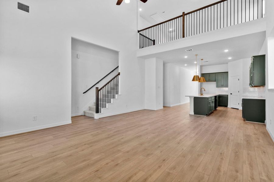 This home boasts a spacious open concept layout that combines the best of modern design and comfort for everyday living. This home boasts a spacious open concept layout that combines the best of modern design and comfort for everyday living.