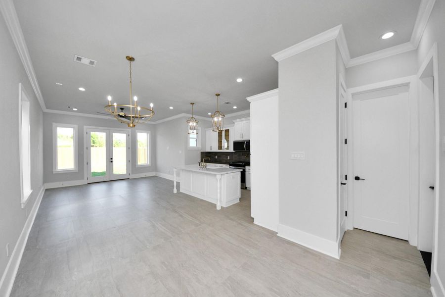 Spacious, unfurnished interior of a new home in , Houston (Image 18).