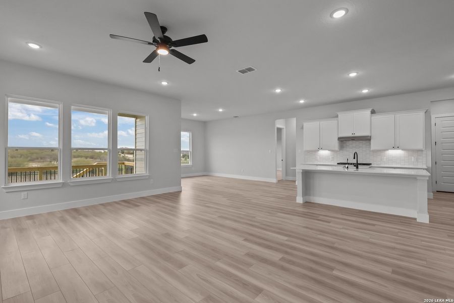 Spacious, unfurnished interior of a new home in Homestead, Schertz (Image 27).