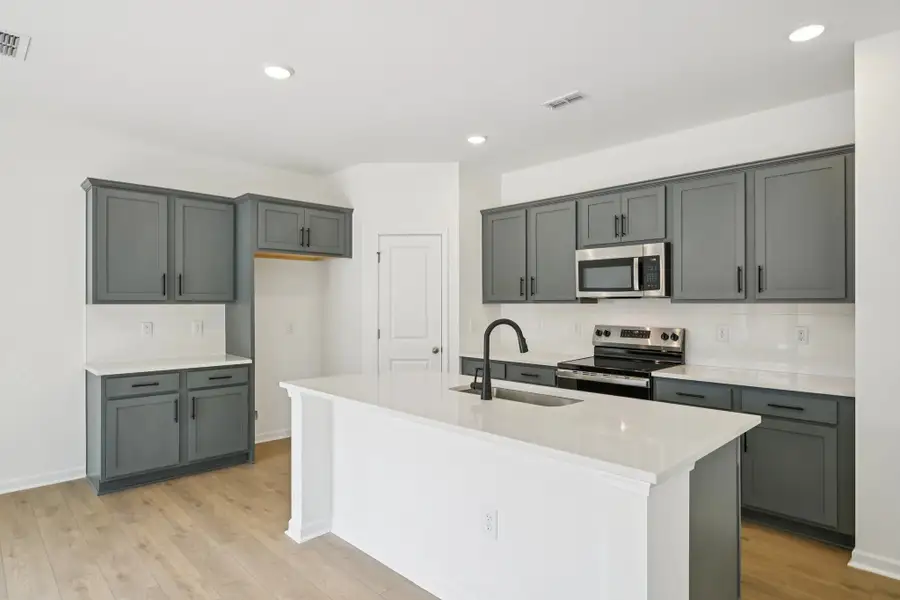 Representative images and renderings are for illustrative purposes. Actual structural options and design finishes of home may vary. Representative images and renderings are for illustrative purposes. Actual structural options and design finishes of home may vary.