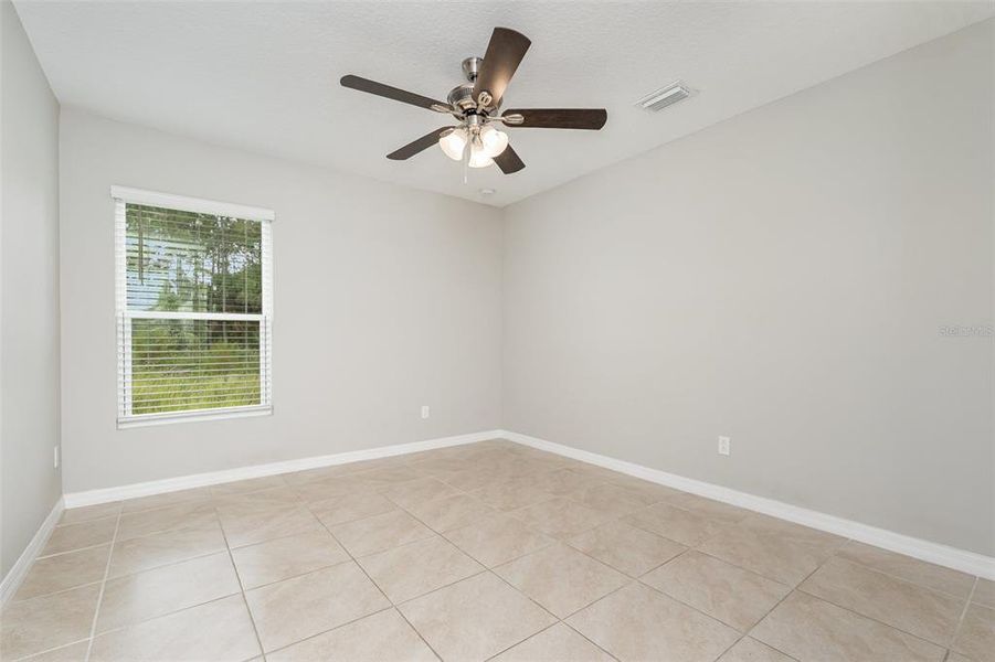 Spacious, unfurnished interior of a new home in , Palm Bay (Image 8).
