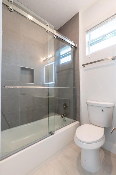 Furnished interior view inside a new home in , Lake Placid (Image 4).