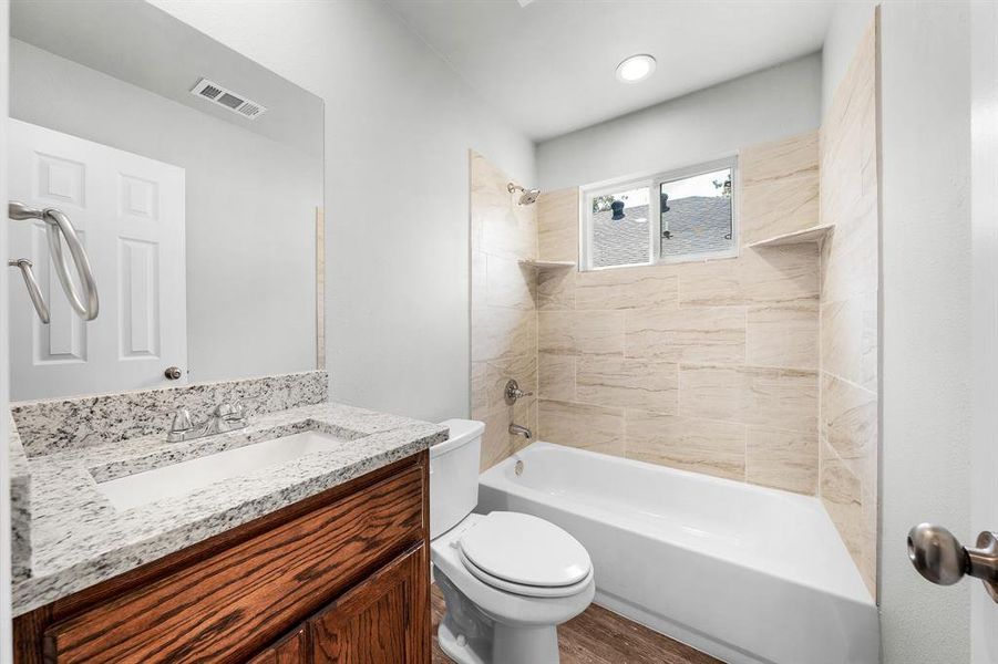 Furnished interior view inside a new home in , West Tawakoni (Image 3).