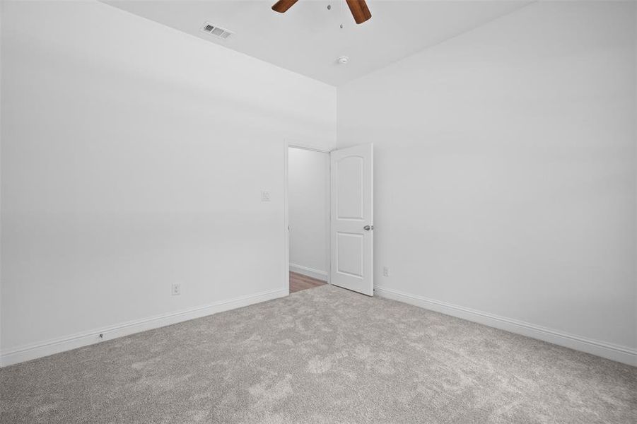 Spacious, unfurnished interior of a new home in , Waxahachie (Image 14).