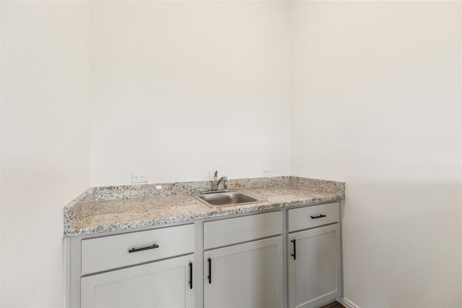 Close-up of interior finishes inside a home in Creekhaven, Iowa Colony (Image 16). Close-up of interior finishes inside a home in Creekhaven, Iowa Colony (Image 16).