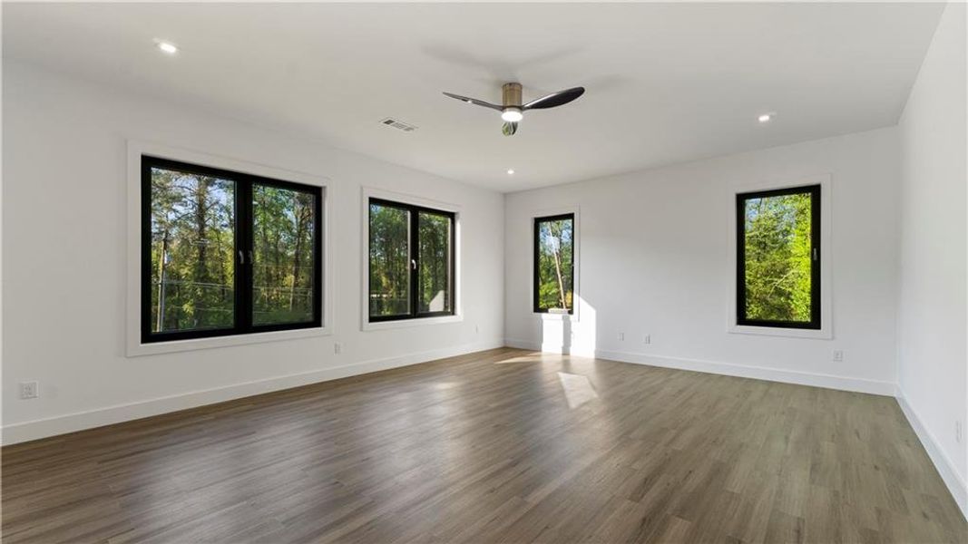 Spacious, unfurnished interior of a new home in , Marietta (Image 20).