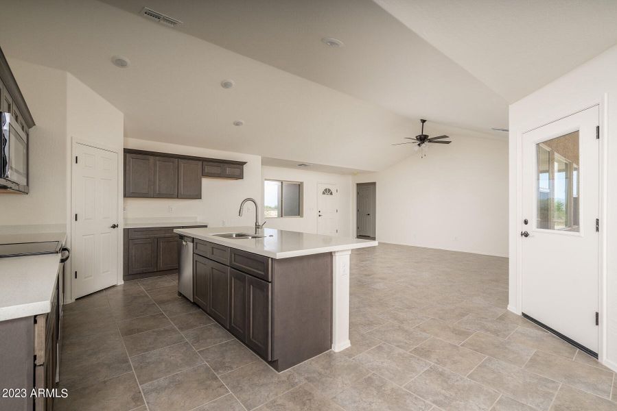 Kitchen/dining area