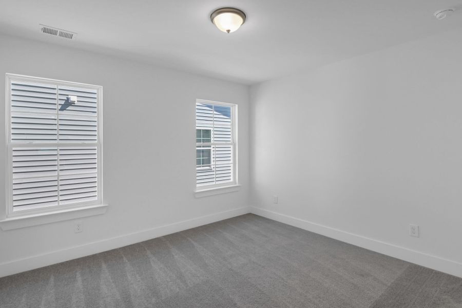 Spacious, unfurnished interior of a new home in Ashton Lakes, Lexington (Image 33).