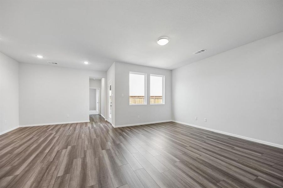 Spacious, unfurnished interior of a new home in Santorini, Seagoville (Image 11). Spacious, unfurnished interior of a new home in Santorini, Seagoville (Image 11).