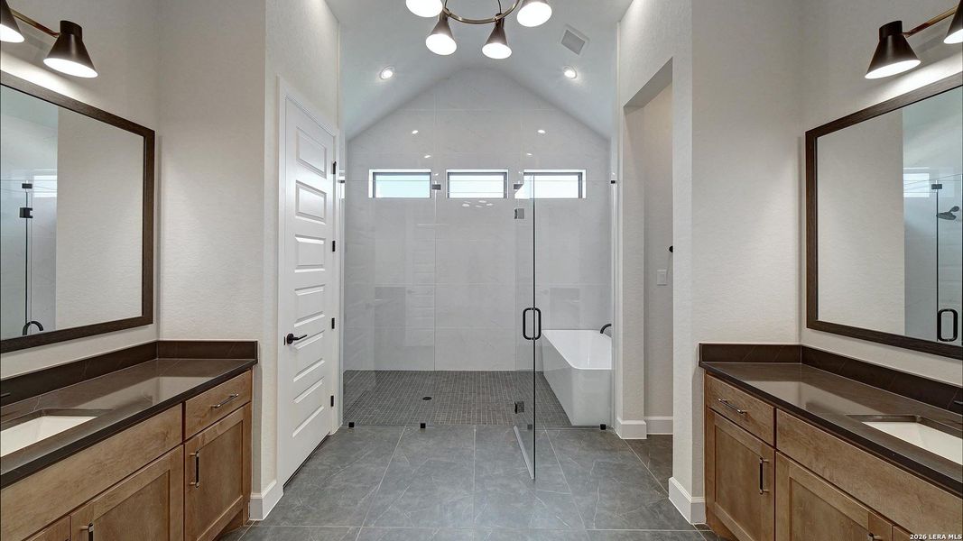 Furnished interior view inside a new home in George's Ranch, Boerne (Image 10).