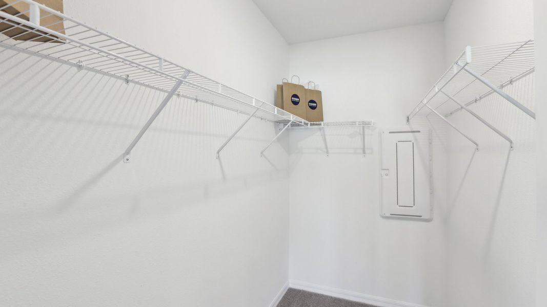 Spacious, unfurnished interior of a new home in Angeline, Land O' Lakes (Image 20).