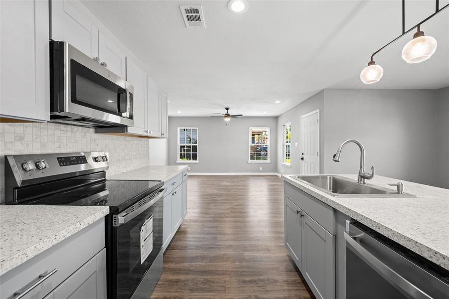 Furnished interior view inside a new home in , Fort Worth (Image 6).