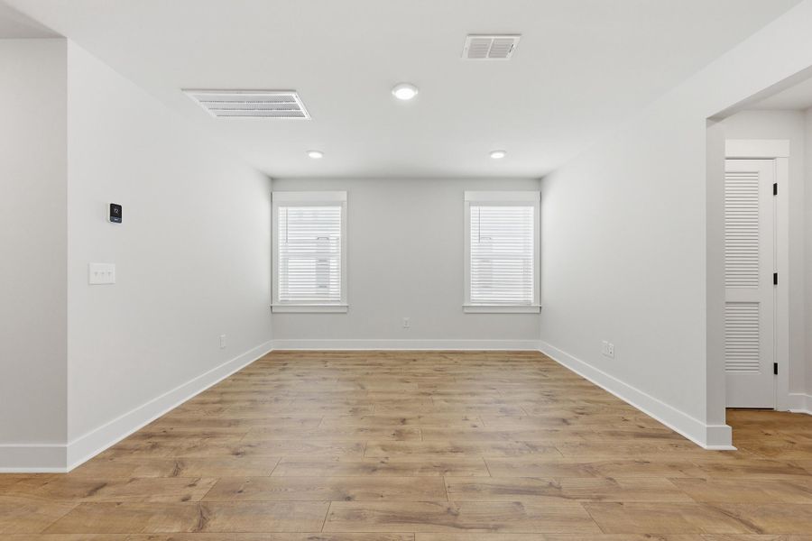 Spacious, unfurnished interior of a new home in , Charleston (Image 24).