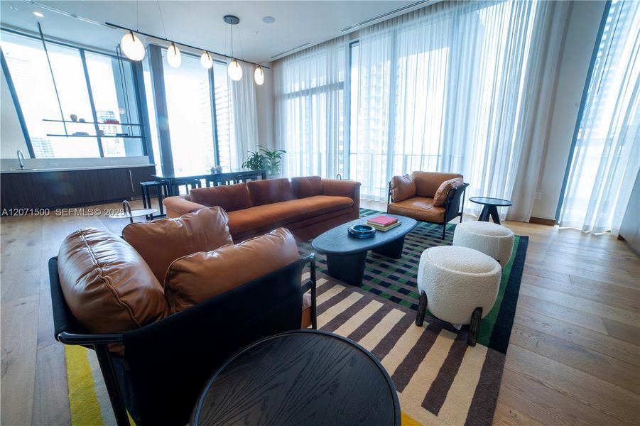 Community amenities in , Miami (Image 34).