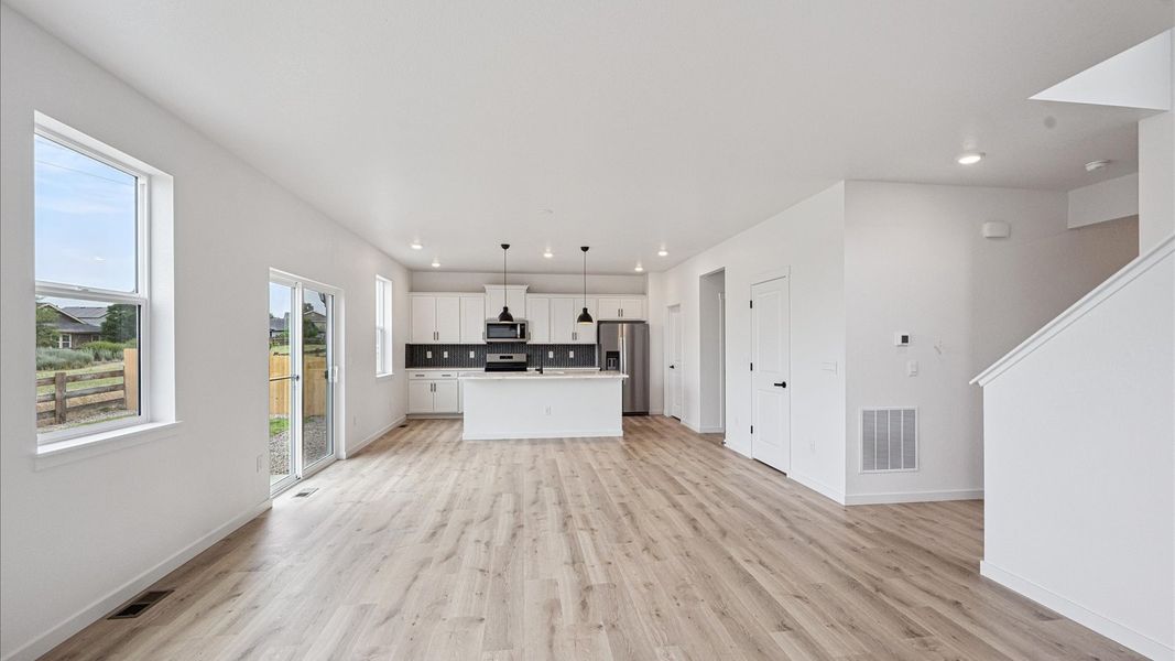 Spacious, unfurnished interior of a new home in Silver Peaks, Lochbuie (Image 15). Spacious, unfurnished interior of a new home in Silver Peaks, Lochbuie (Image 15).