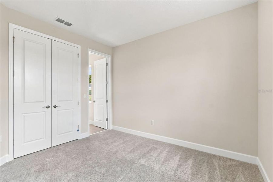Spacious, unfurnished interior of a new home in Willow Run, Apopka (Image 31).