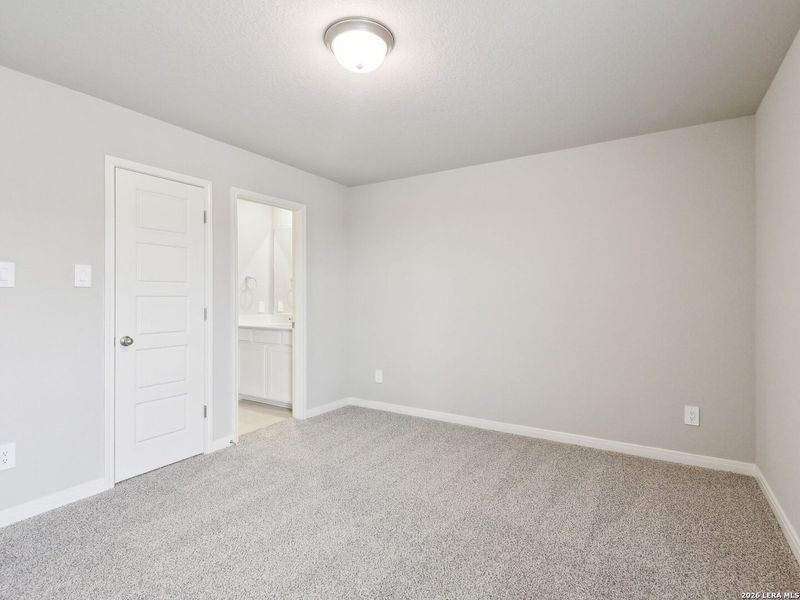 Spacious, unfurnished interior of a new home in Comanche Ridge, San Antonio (Image 21). Spacious, unfurnished interior of a new home in Comanche Ridge, San Antonio (Image 21).