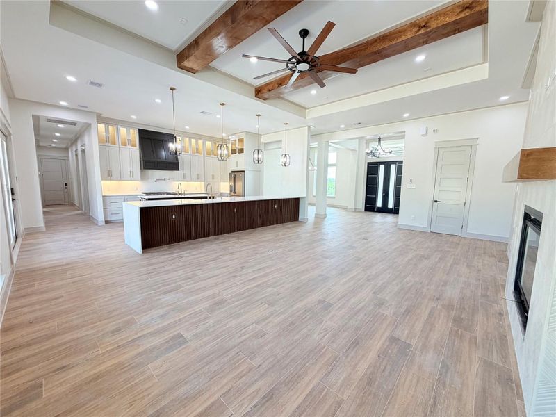 Spacious, unfurnished interior of a new home in , Washington (Image 23).