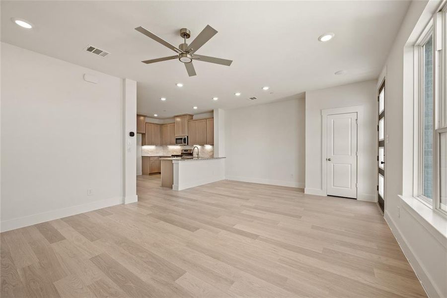 Spacious, unfurnished interior of a new home in Talia, Mesquite (Image 18).