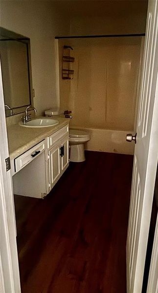 Spacious, unfurnished interior of a new home in , Paris (Image 7). Spacious, unfurnished interior of a new home in , Paris (Image 7).