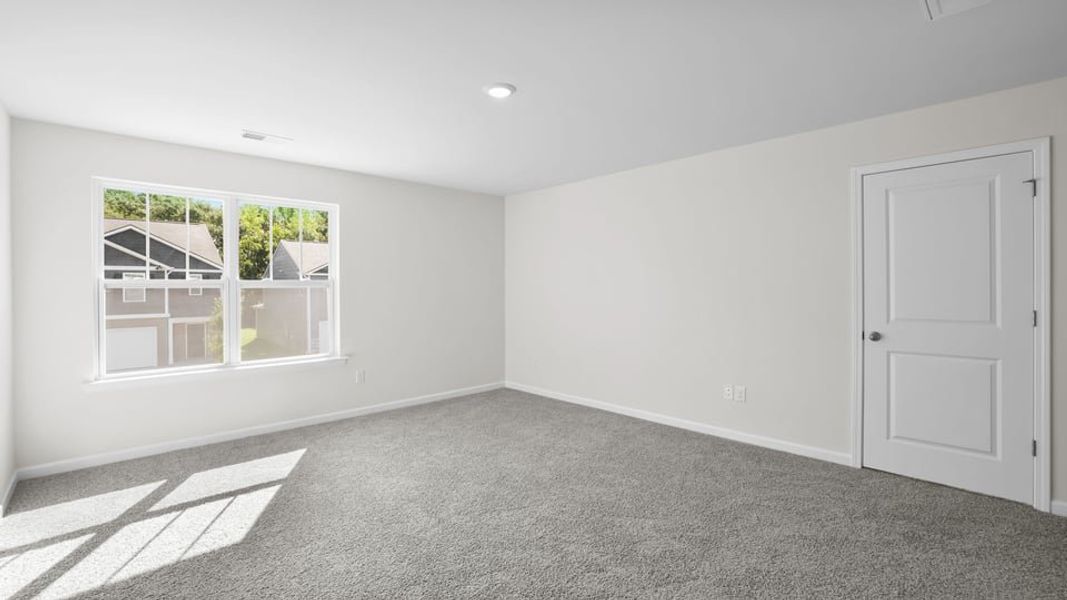 Spacious, unfurnished interior of a new home in Durbin Meadows, Fountain Inn (Image 33).