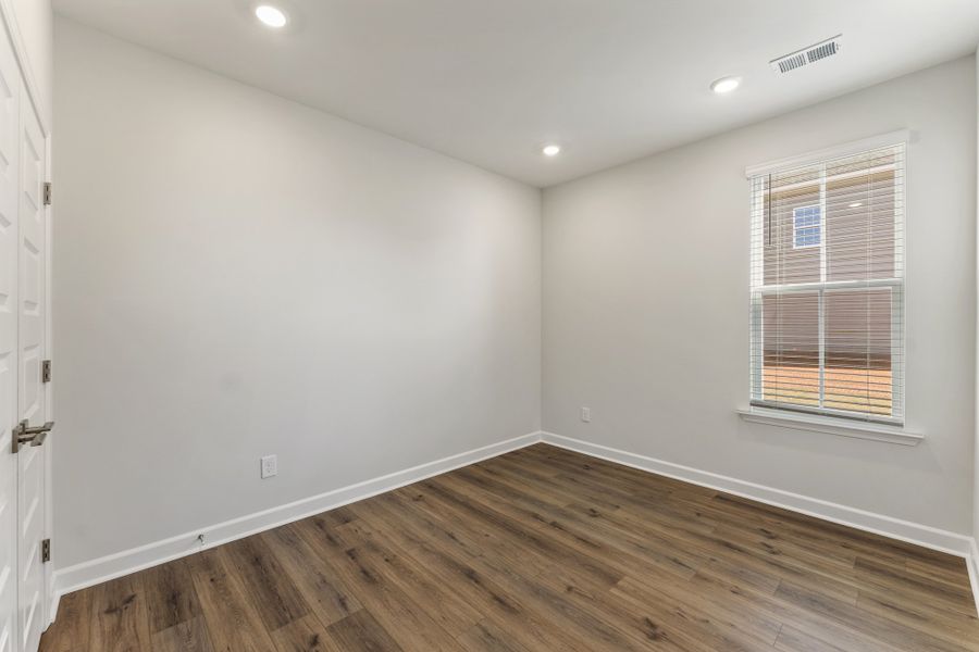 Spacious, unfurnished interior of a new home in Windsor Forest, Anderson (Image 28).