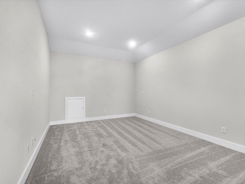 Spacious, unfurnished interior of a new home in Trillium 50′, Richmond (Image 15).