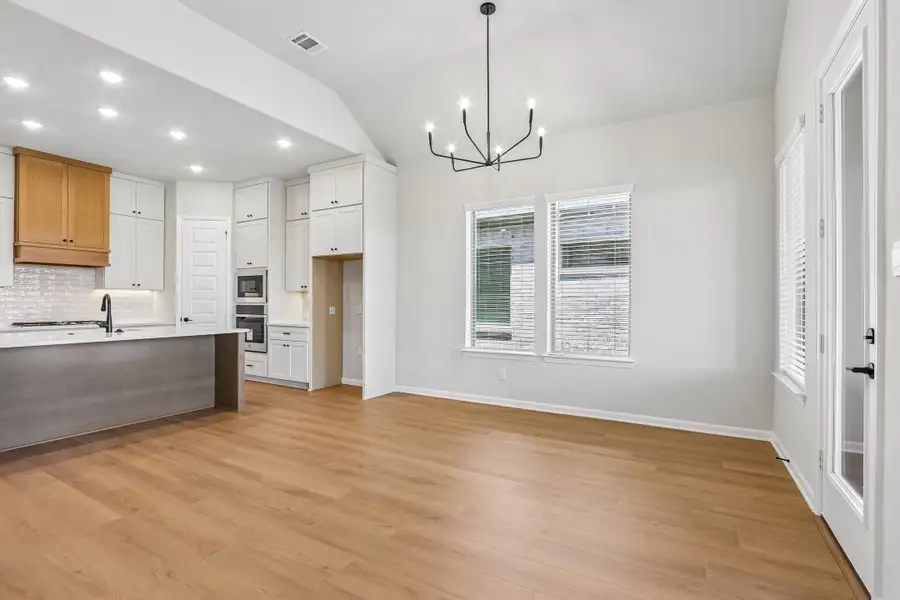 Spacious, unfurnished interior of a new home in Ribbonwood, Aubrey (Image 14).