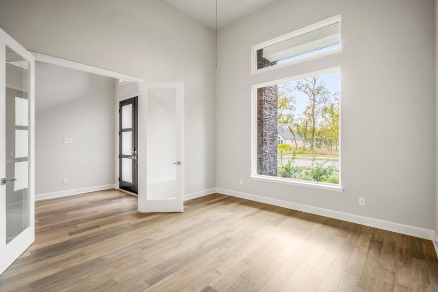 Spacious, unfurnished interior of a new home in Sienna 70' Lots, Missouri City (Image 43). Spacious, unfurnished interior of a new home in Sienna 70' Lots, Missouri City (Image 43).