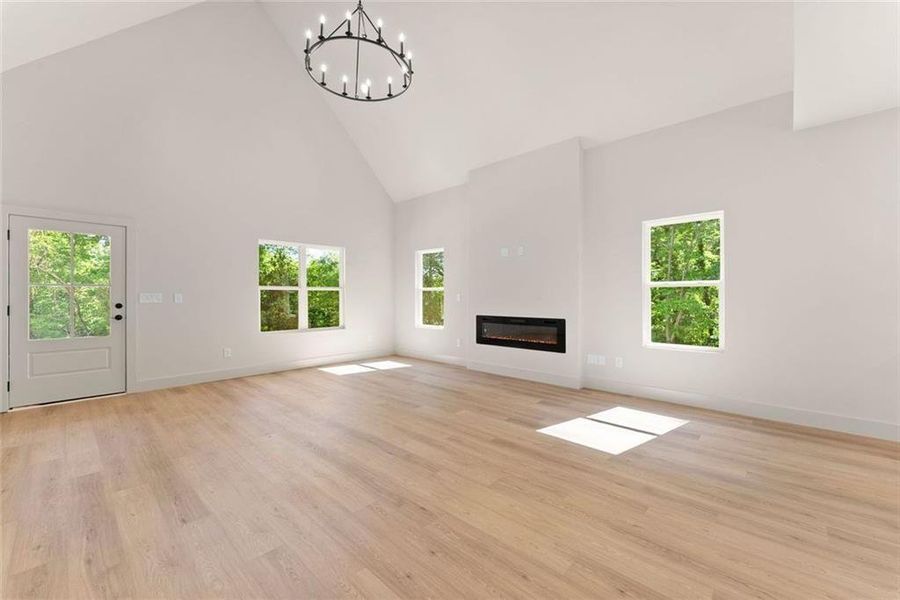 Spacious, unfurnished interior of a new home in , Gainesville (Image 19).