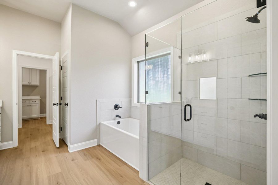 Furnished interior view inside a new home in Drake's Landing, Salado (Image 8).