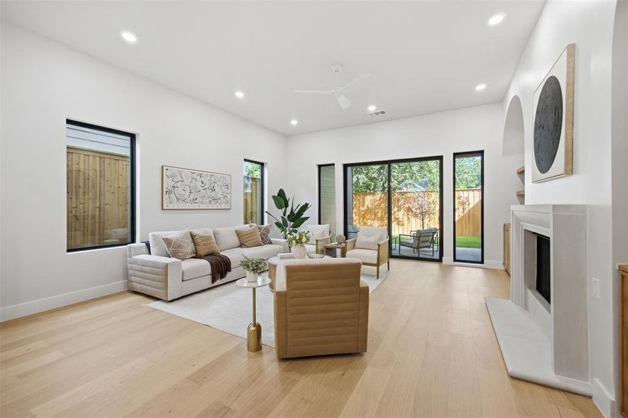 Furnished interior view inside a new home in , Dallas (Image 15). Furnished interior view inside a new home in , Dallas (Image 15).