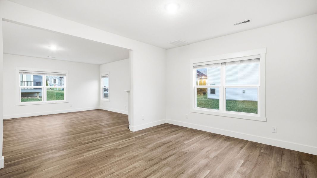 Spacious, unfurnished interior of a new home in Polo Fields, Kingsport (Image 14).