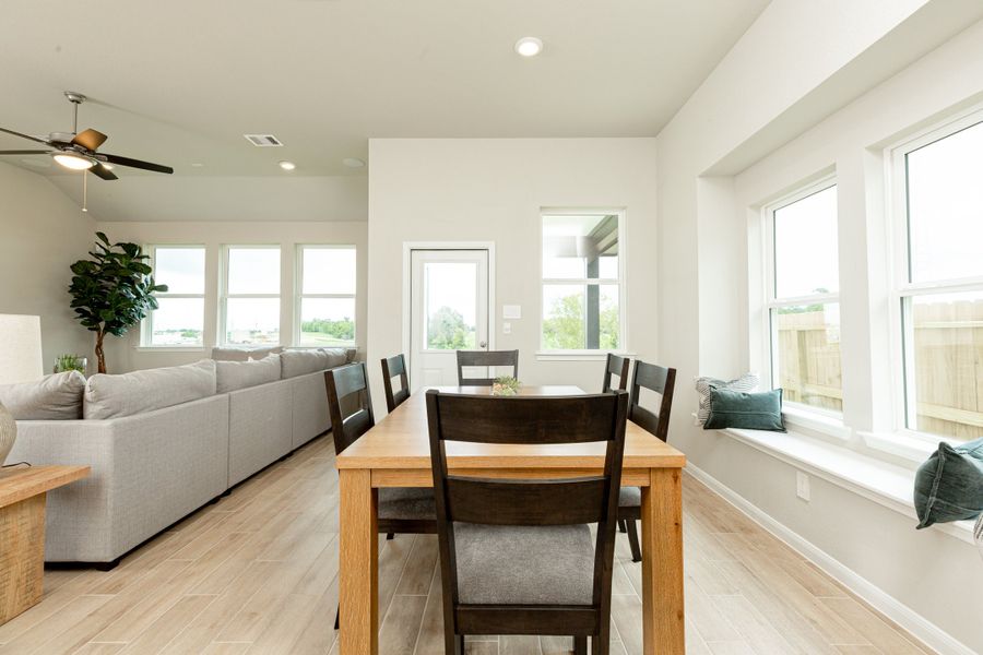 Furnished interior view inside a new home in Montgomery Ridge: Landmark Collection, Montgomery (Image 7).