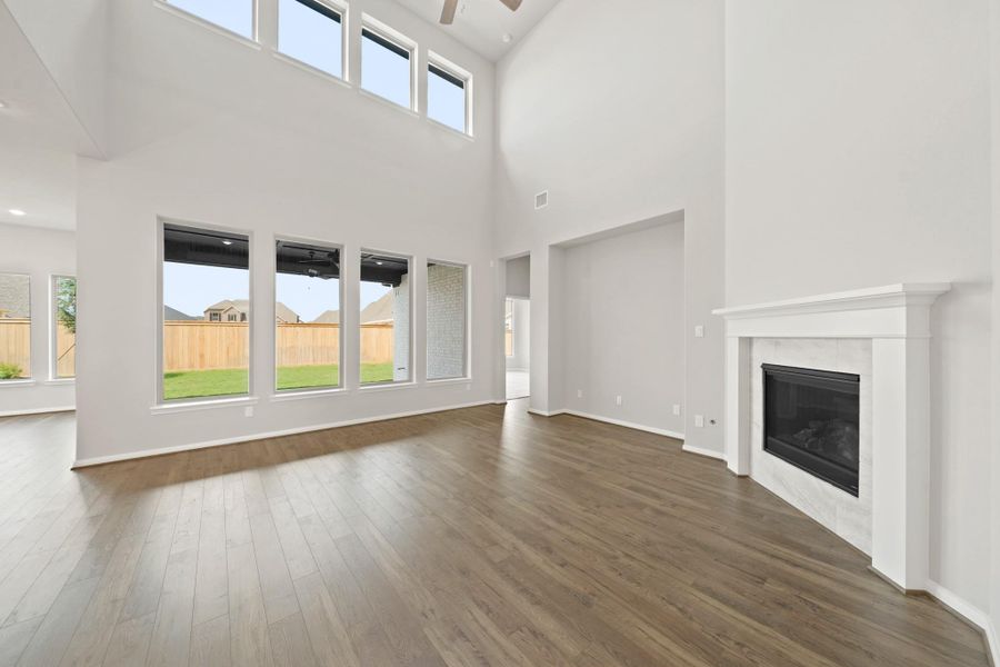 Spacious, unfurnished interior of a new home in Bridgeland 55', Cypress (Image 18).