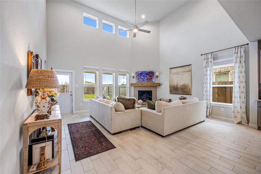 Furnished interior view inside a new home in Champions Oak, Houston (Image 8). Furnished interior view inside a new home in Champions Oak, Houston (Image 8).