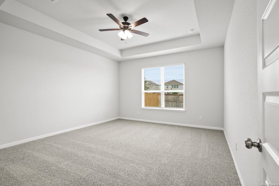 Spacious, unfurnished interior of a new home in Cinco Lakes, San Antonio (Image 21).