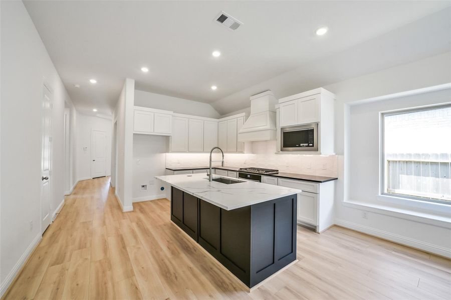 Furnished interior view inside a new home in Sienna 40', Missouri City (Image 14). Furnished interior view inside a new home in Sienna 40', Missouri City (Image 14).