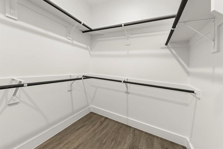 20. 1921 Sapphire - Closet 20. 1921 Sapphire - Closet