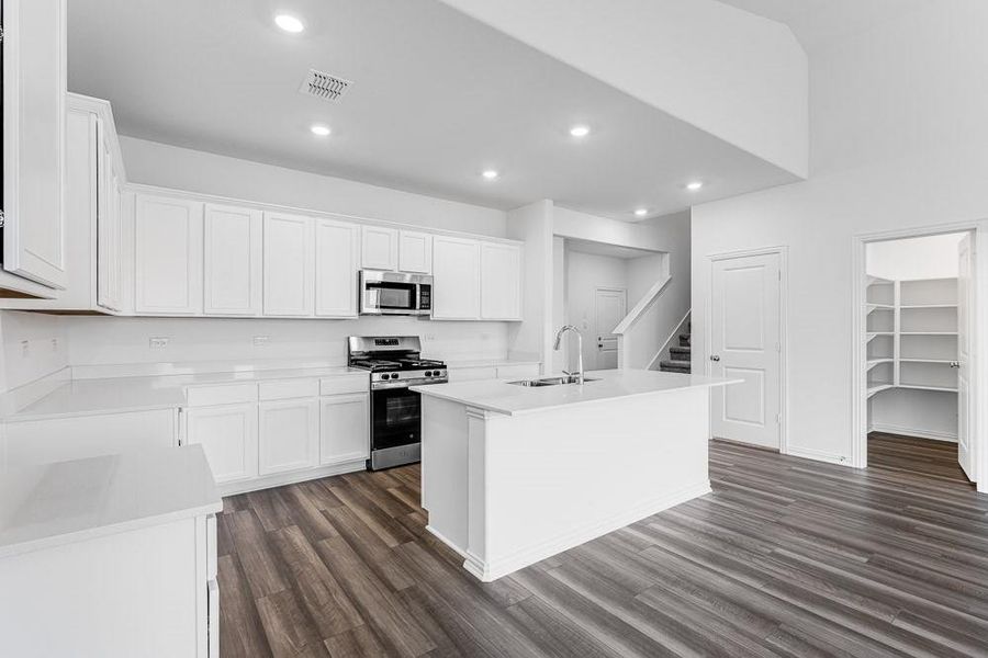 2143 Tule Way ~ Ready Now!